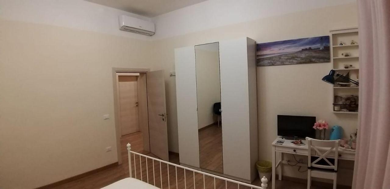 La Casa Dei Nonni Apartment Livorno Bagian luar foto